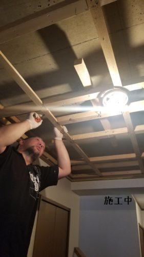 1552307262466-281x500